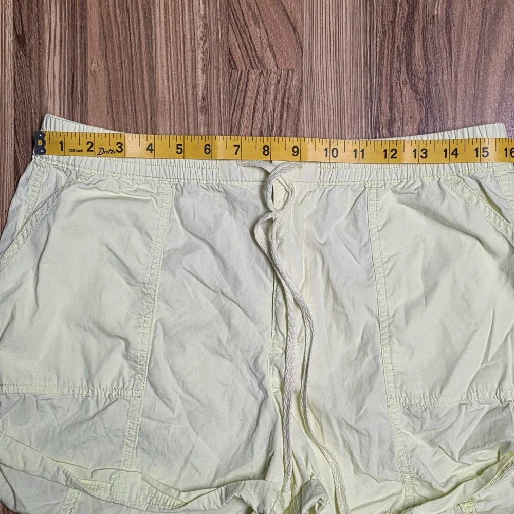 Lou & Grey Casual‎ Shorts Women's Size M Light Green Cotton Drawstring Waist